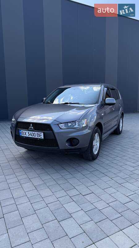 Mitsubishi Outlander 2011