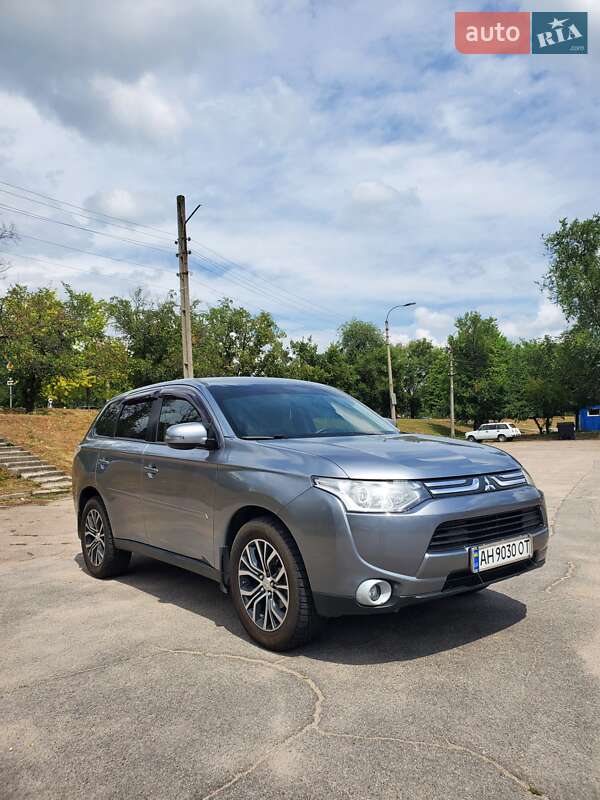 Внедорожник / Кроссовер Mitsubishi Outlander 2013 в Кропивницком