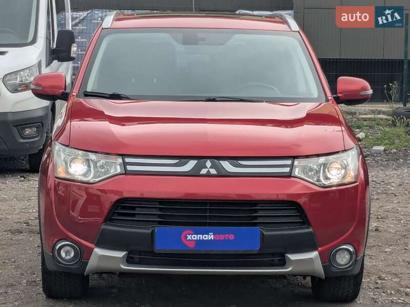 Внедорожник / Кроссовер Mitsubishi Outlander 2014 в Киеве