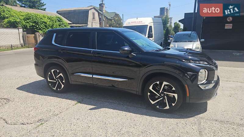 Внедорожник / Кроссовер Mitsubishi Outlander 2022 в Черкассах