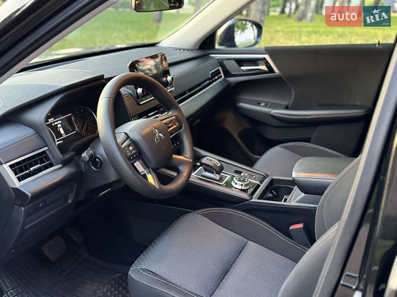 Внедорожник / Кроссовер Mitsubishi Outlander 2022 в Житомире