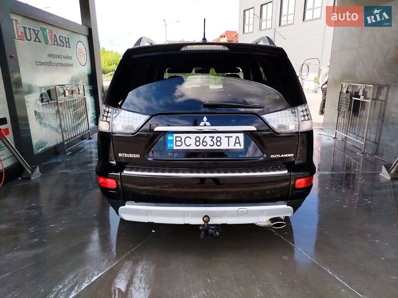 Позашляховик / Кросовер Mitsubishi Outlander 2010 в Золочеві