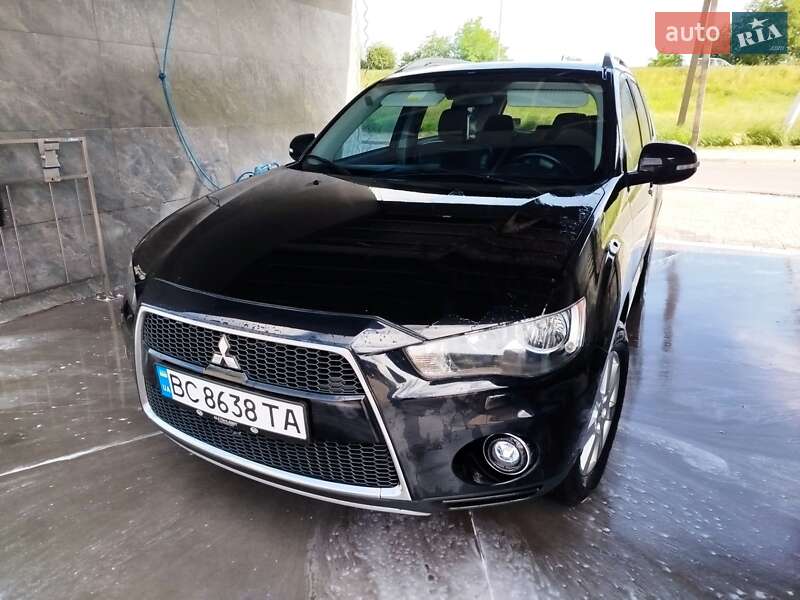 Позашляховик / Кросовер Mitsubishi Outlander 2010 в Золочеві