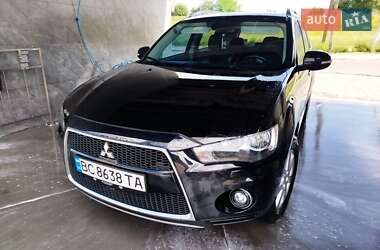 Внедорожник / Кроссовер Mitsubishi Outlander 2010 в 