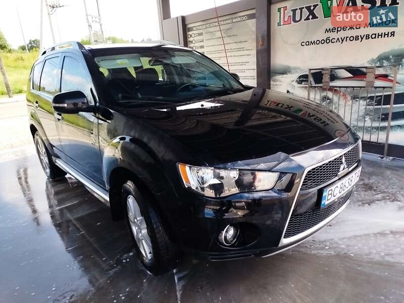 Позашляховик / Кросовер Mitsubishi Outlander 2010 в Золочеві
