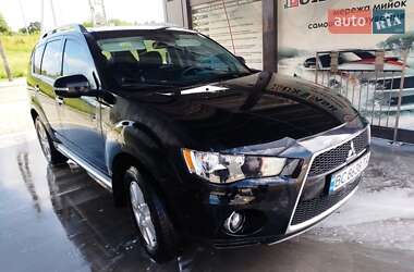 Внедорожник / Кроссовер Mitsubishi Outlander 2010 в 