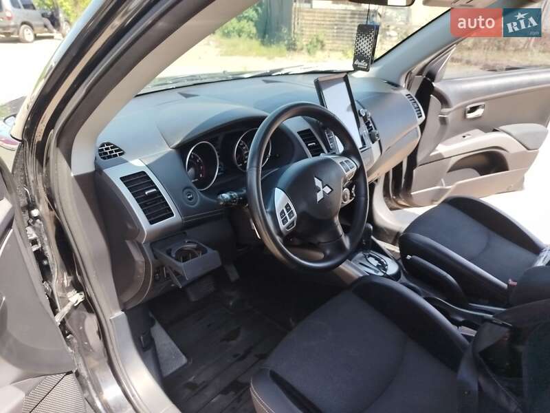 Позашляховик / Кросовер Mitsubishi Outlander 2010 в Золочеві