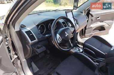 Внедорожник / Кроссовер Mitsubishi Outlander 2010 в 