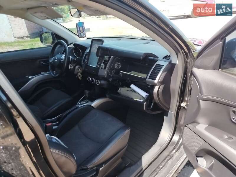 Позашляховик / Кросовер Mitsubishi Outlander 2010 в Золочеві