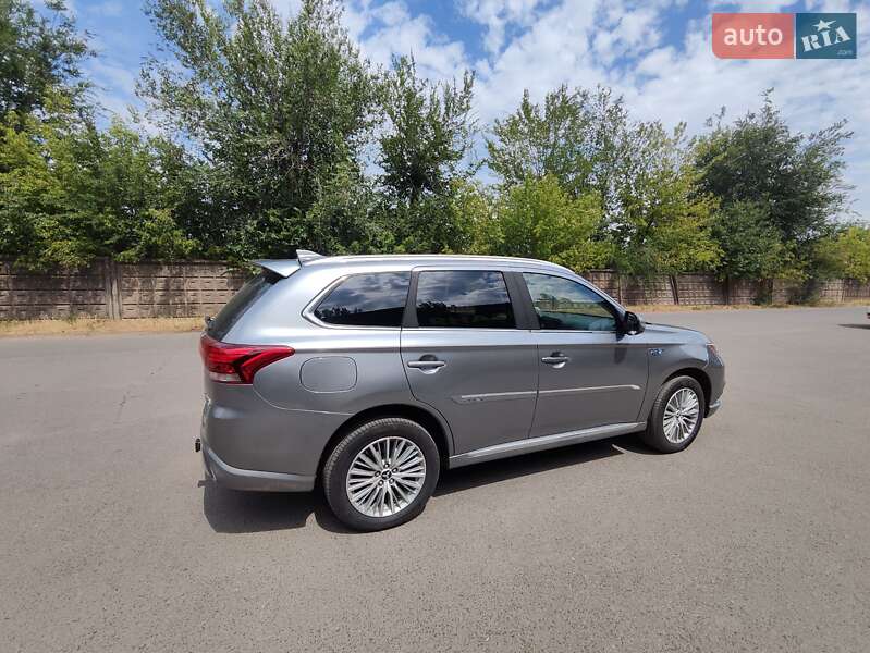 Внедорожник / Кроссовер Mitsubishi Outlander 2019 в Кривом Роге