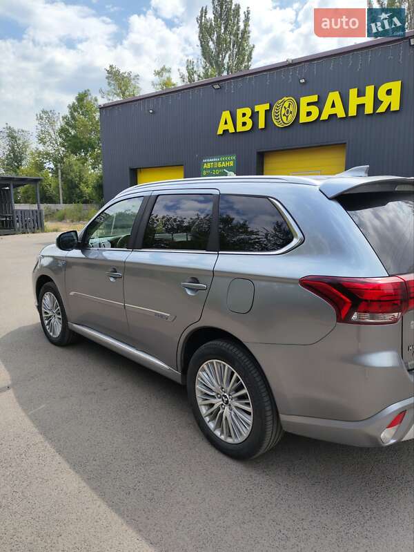 Внедорожник / Кроссовер Mitsubishi Outlander 2019 в Кривом Роге
