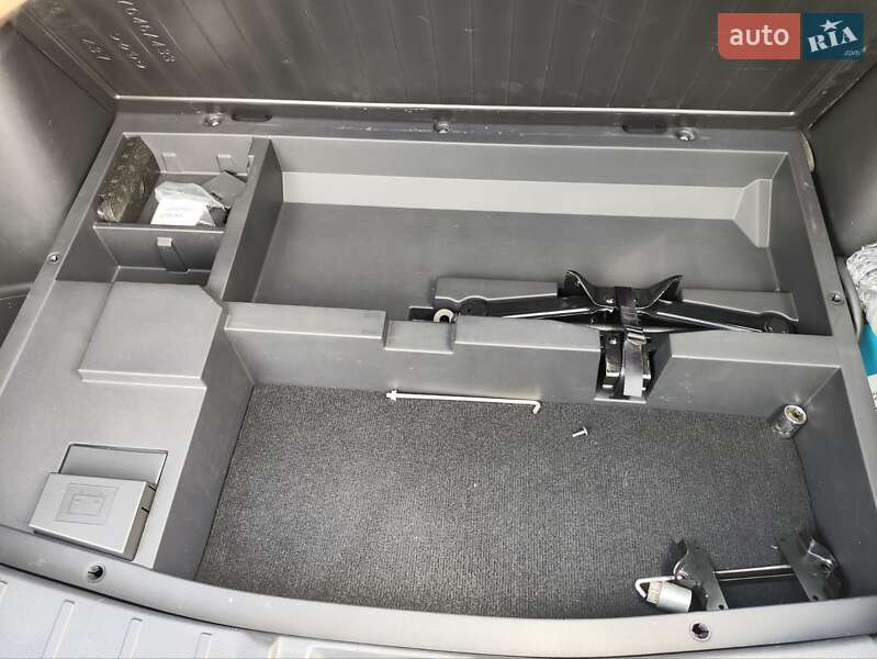 Внедорожник / Кроссовер Mitsubishi Outlander 2019 в Кривом Роге