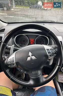 Внедорожник / Кроссовер Mitsubishi Outlander 2008 в 