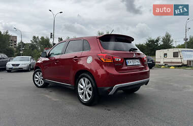 Внедорожник / Кроссовер Mitsubishi Outlander 2015 в 