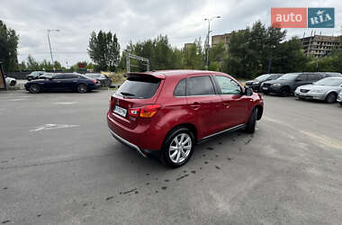 Внедорожник / Кроссовер Mitsubishi Outlander 2015 в 