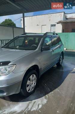 Внедорожник / Кроссовер Mitsubishi Outlander 2005 в 
