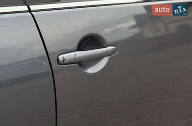 Внедорожник / Кроссовер Mitsubishi Outlander 2010 в 