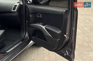 Внедорожник / Кроссовер Mitsubishi Outlander 2010 в 