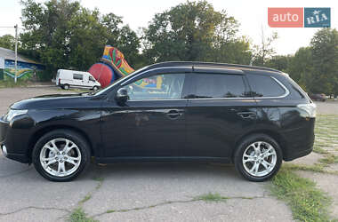 Внедорожник / Кроссовер Mitsubishi Outlander 2013 в 