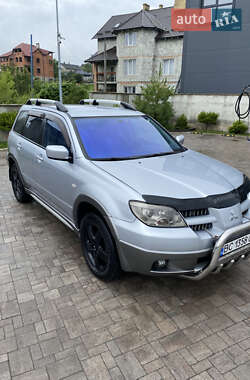 Внедорожник / Кроссовер Mitsubishi Outlander 2006 в Новояворовске