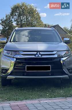 Позашляховик / Кросовер Mitsubishi Outlander 2018 в Львові