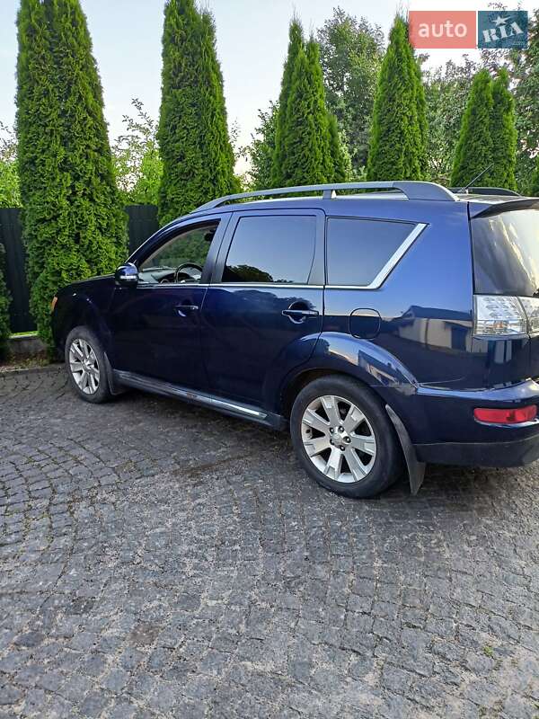 Внедорожник / Кроссовер Mitsubishi Outlander 2011 в Львове