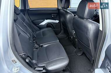 Внедорожник / Кроссовер Mitsubishi Outlander 2007 в 
