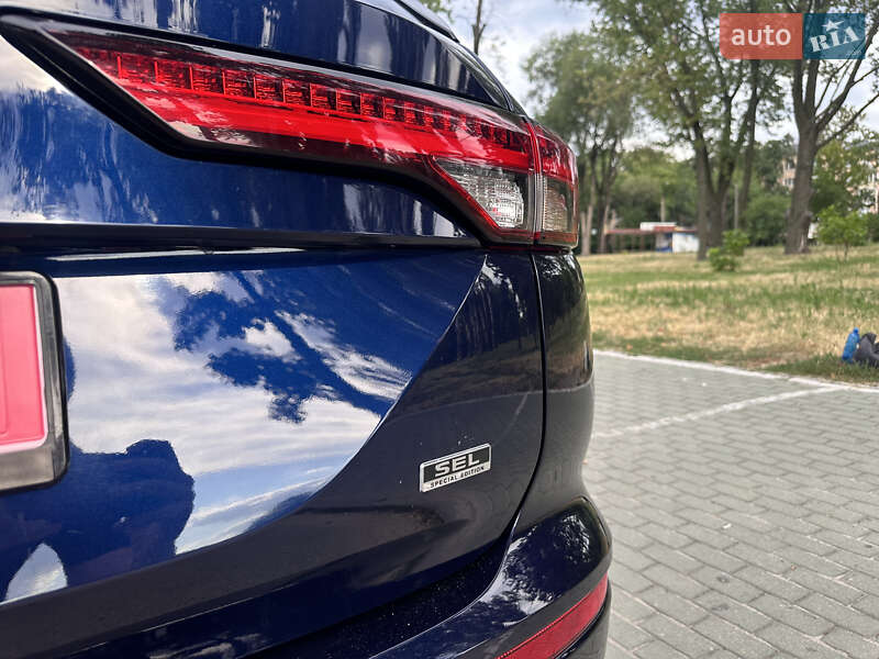 Внедорожник / Кроссовер Mitsubishi Outlander 2022 в Запорожье