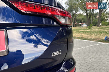 Внедорожник / Кроссовер Mitsubishi Outlander 2022 в 