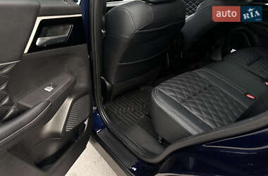 Внедорожник / Кроссовер Mitsubishi Outlander 2022 в 