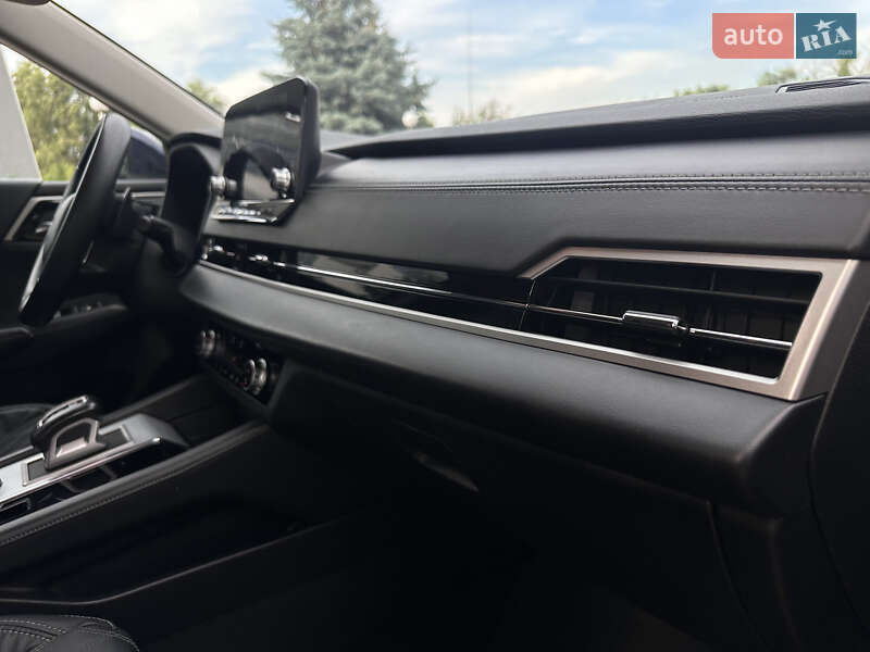 Внедорожник / Кроссовер Mitsubishi Outlander 2022 в Запорожье