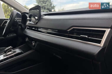 Внедорожник / Кроссовер Mitsubishi Outlander 2022 в 