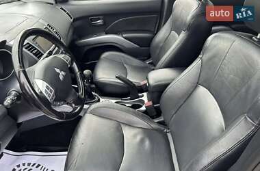 Внедорожник / Кроссовер Mitsubishi Outlander 2001 в 