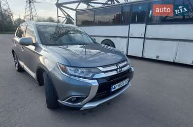 Позашляховик / Кросовер Mitsubishi Outlander 2017 в 