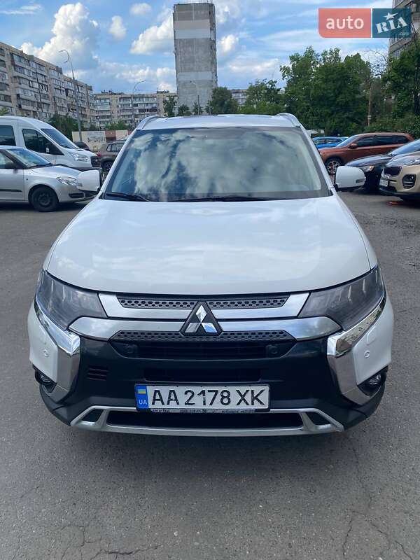 Mitsubishi Outlander 2018