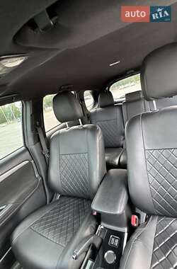 Внедорожник / Кроссовер Mitsubishi Outlander 2017 в 