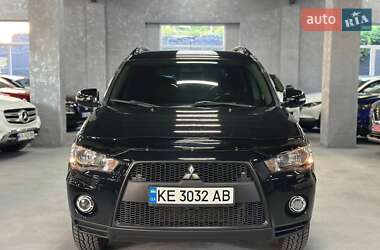 Внедорожник / Кроссовер Mitsubishi Outlander 2011 в Каменском