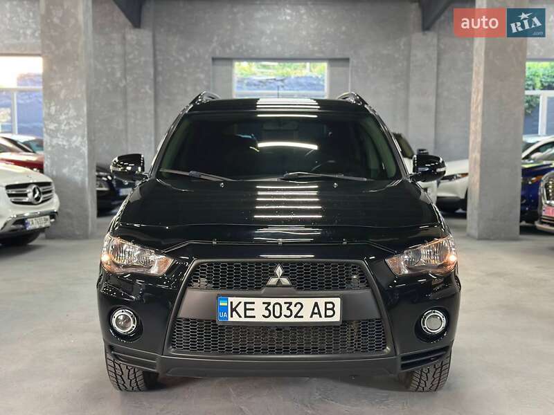 Mitsubishi Outlander 2011