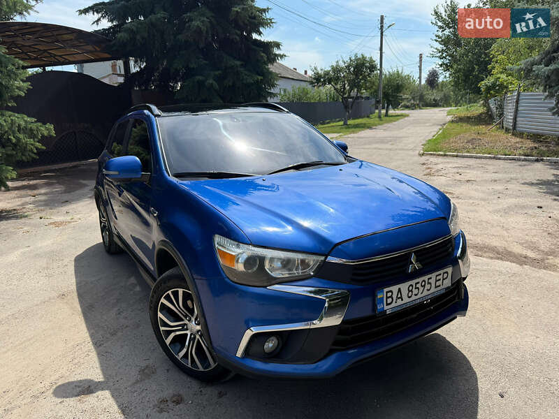 Внедорожник / Кроссовер Mitsubishi Outlander 2016 в Харькове