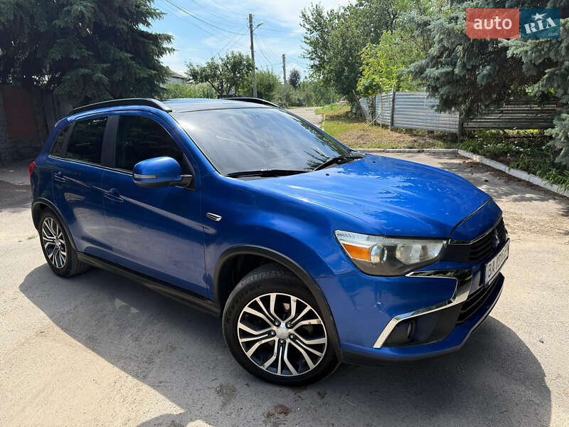 Внедорожник / Кроссовер Mitsubishi Outlander 2016 в Харькове