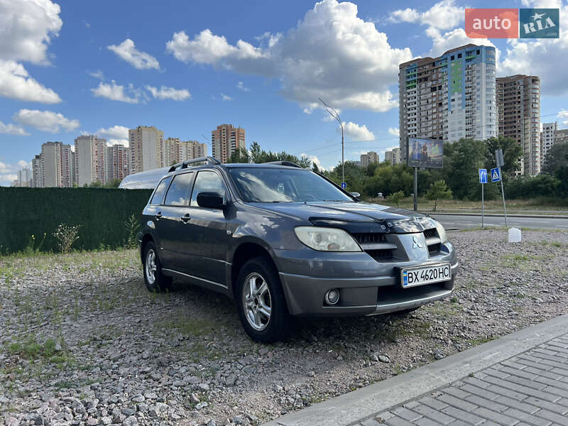Внедорожник / Кроссовер Mitsubishi Outlander 2007 в Киеве