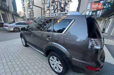 Внедорожник / Кроссовер Mitsubishi Outlander 2010 в 