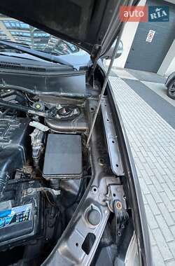 Внедорожник / Кроссовер Mitsubishi Outlander 2010 в 