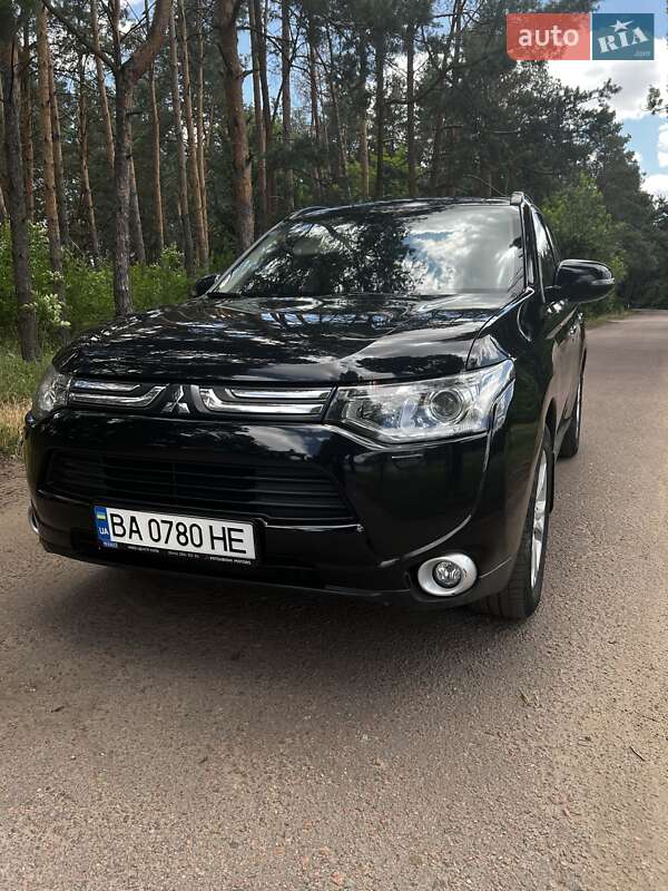 Позашляховик / Кросовер Mitsubishi Outlander 2013 в Кропивницькому