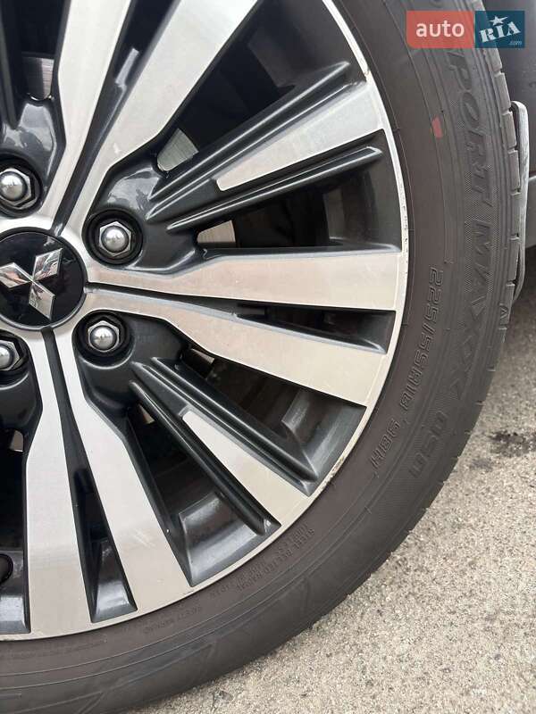 Внедорожник / Кроссовер Mitsubishi Outlander 2019 в Полтаве