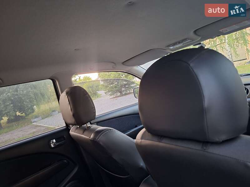 Внедорожник / Кроссовер Mitsubishi Outlander 2008 в Черновцах