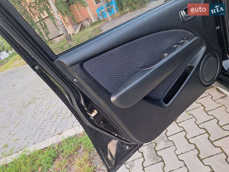 Внедорожник / Кроссовер Mitsubishi Outlander 2008 в Черновцах