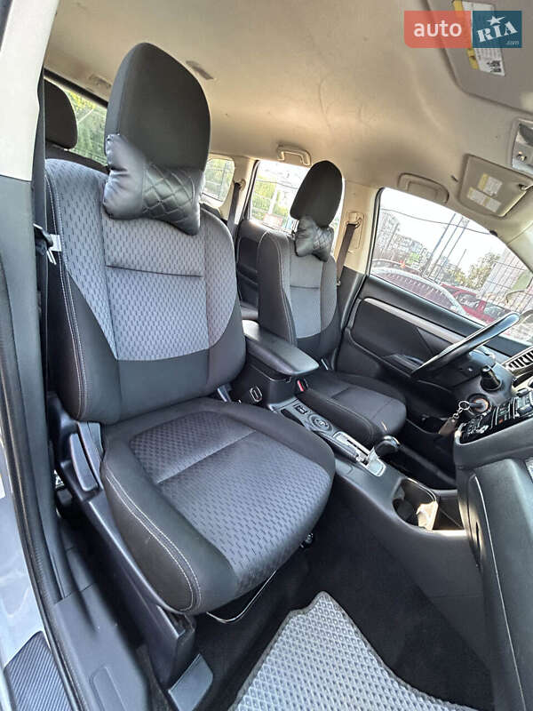 Внедорожник / Кроссовер Mitsubishi Outlander 2014 в Сумах