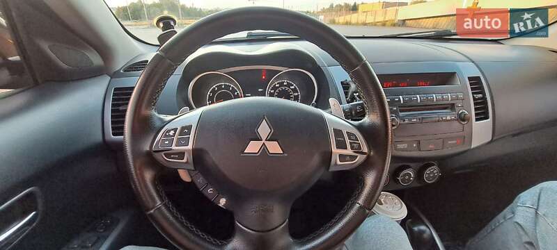 Позашляховик / Кросовер Mitsubishi Outlander 2012 в Львові