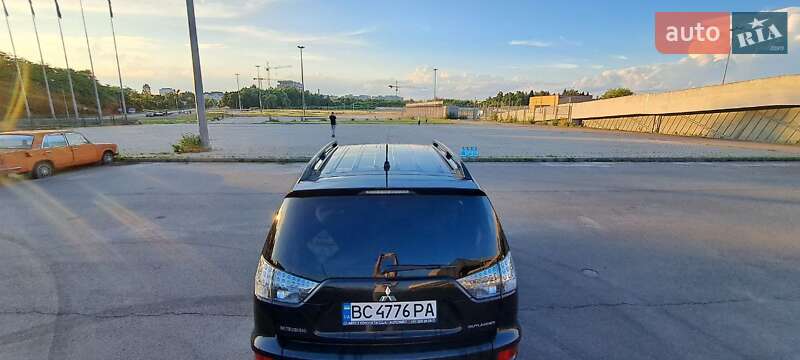 Позашляховик / Кросовер Mitsubishi Outlander 2012 в Львові